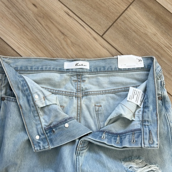 NWT Distressed Lightwash KanCan Jeans - Picture 2 of 3
